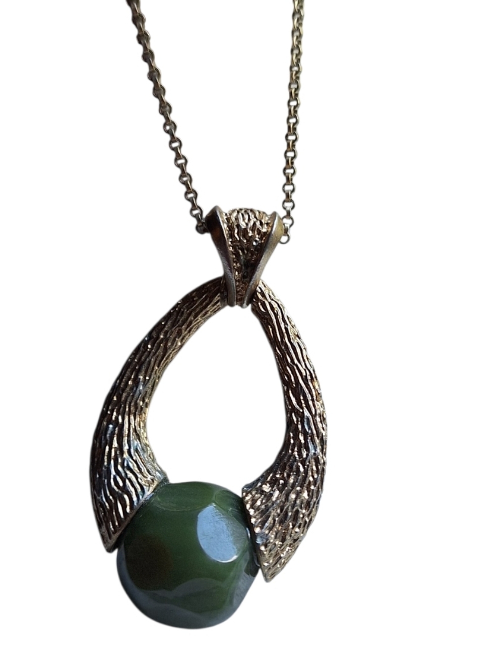Vintage Gold-Tone Pendant Necklace with JADE Green Stone Old Money STATEMENT